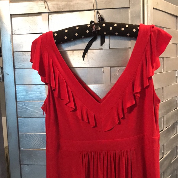 Sleeveless red dress - Picture 3 of 11